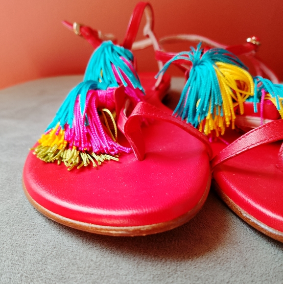 STUART WEIZTMAN Size 9.5 Vibrant Red Jabow Fringe Tassel Thong Sandals - Picture 4 of 16